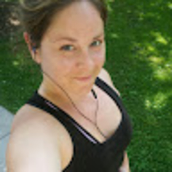 Meet your Posher, Nicole - Picture 1 of 1